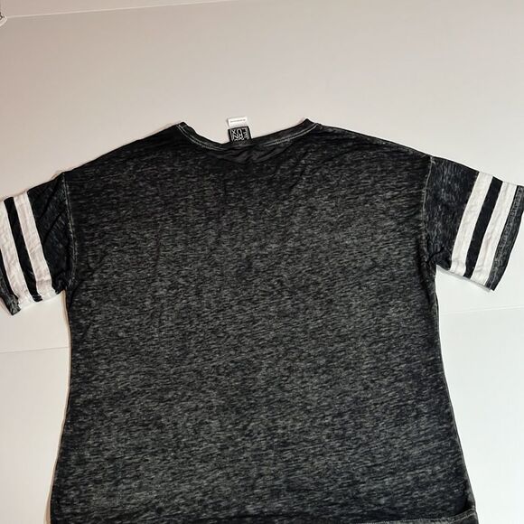 Modern Lux Graphic Tee - Picture 15 of 15